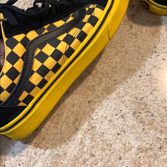 Vans size 8.5 in great condition - Picture 3 of 4